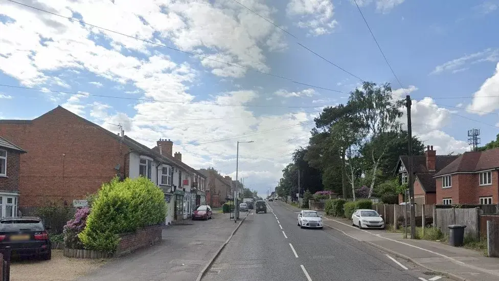 Линда Дэвис: 14-летняя наездница на электронном скутере осуждена за смерть женщины