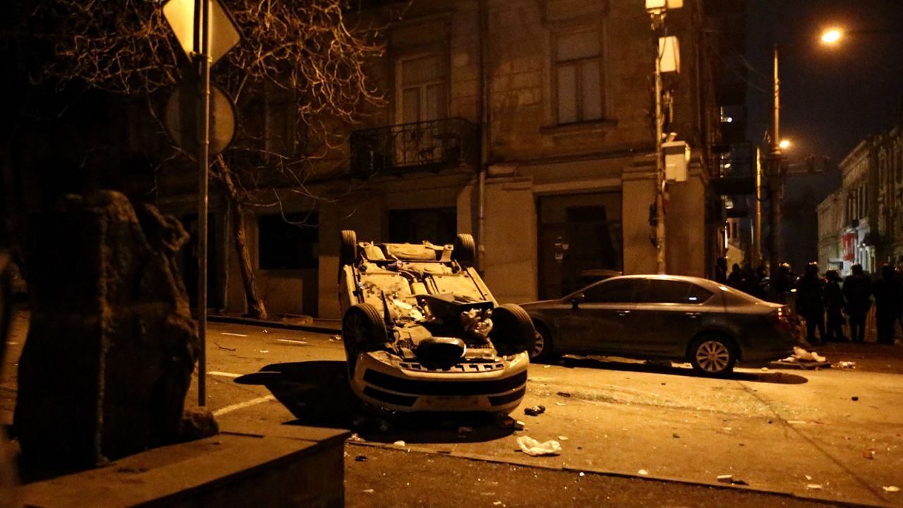 Грузия отзывает законопроект об "иностранном влиянии", вызвавший злые протесты