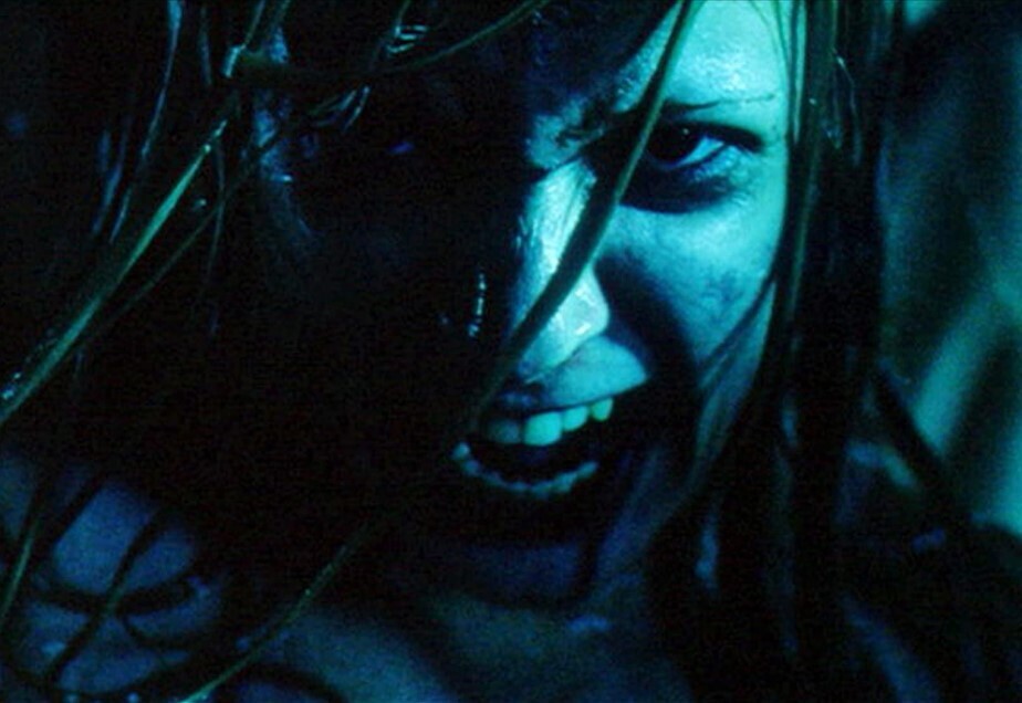 Отзыв о фильме Готика, который вышел на экраны 10.03.2003 г.