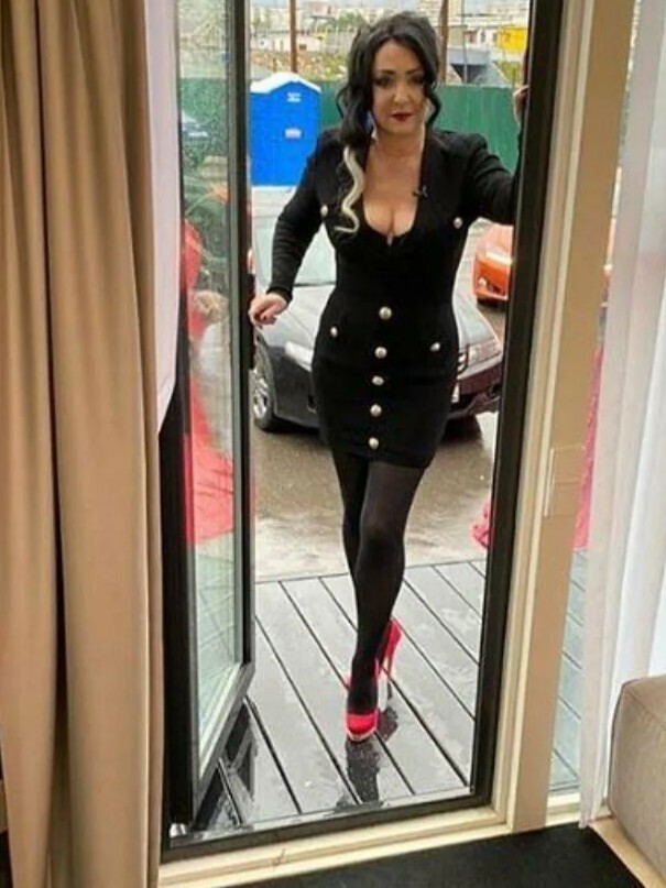 Уже год вместе. Почему Лолита Милявская прячет избранника от фанатов