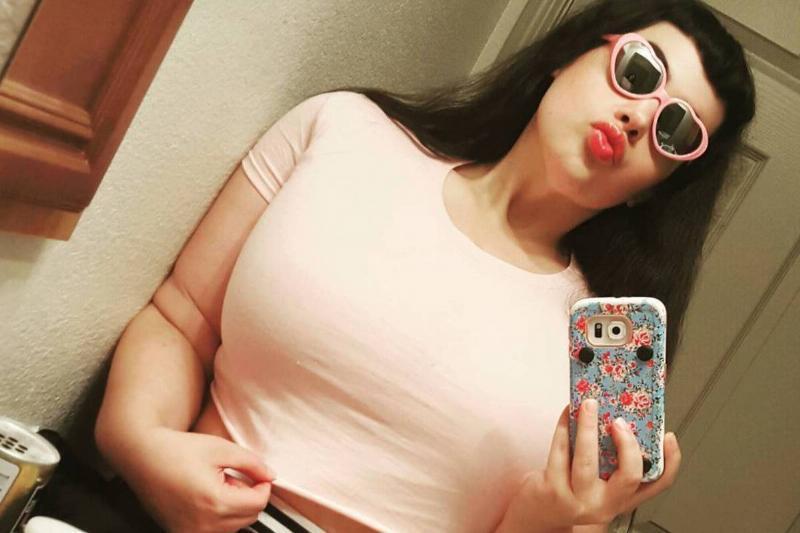 Эта личность с избыточным весом похудела на 420 фунтов, и теперь она выглядит потрясающе