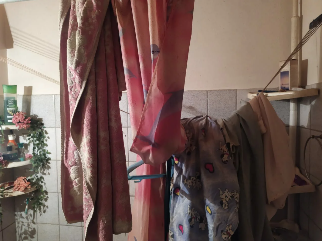 Как выглядит антисанитарная квартира в Москве, которую отказываются убирать клининговые компании. Почему? Фото этой квартиры