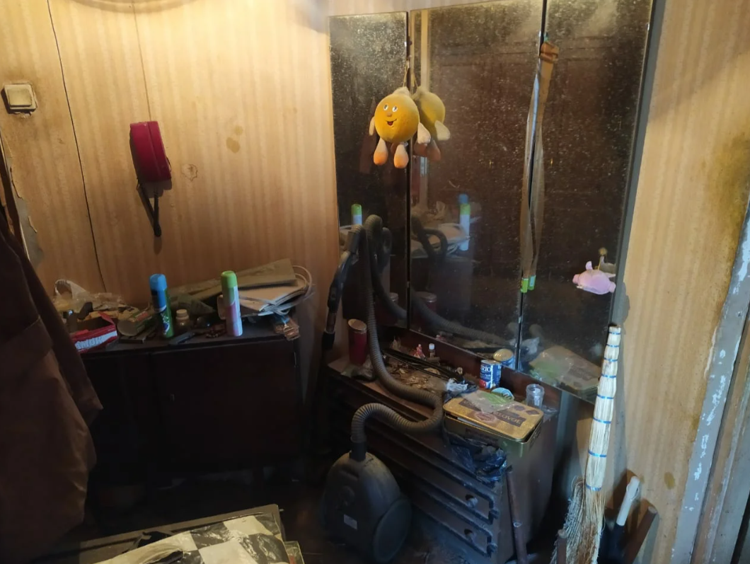 Как выглядит антисанитарная квартира в Москве, которую отказываются убирать клининговые компании. Почему? Фото этой квартиры