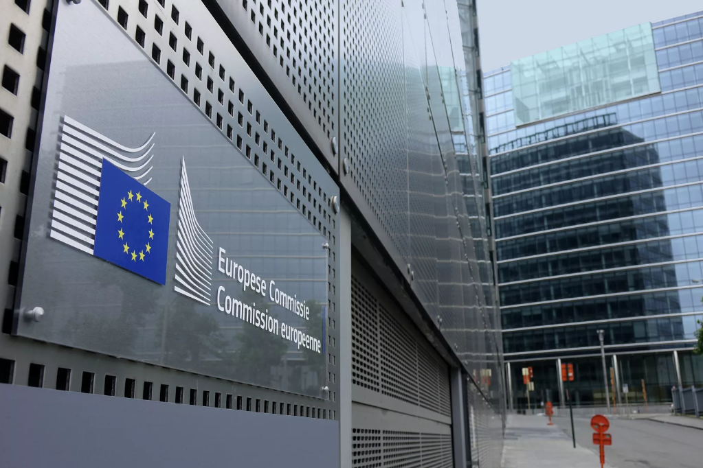 Еврокомиссия выдвигает предложения о лимите цен на нефтепродукты: что это значит для потребителей?