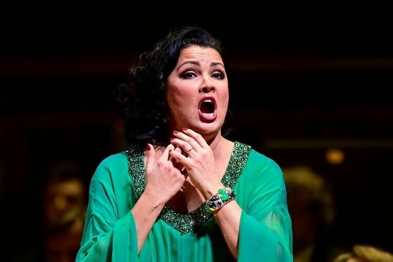 Не убедили: отрекшиеся от России Хаматова и Нетребко лишаются карьеры