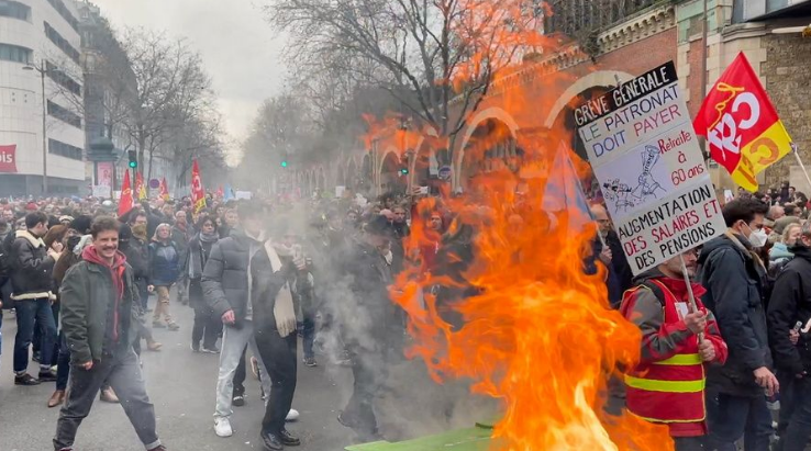 Новая пенсионная реформа во Франции. Почему против нее протестуют французы, и будут ли условия выхода на пенсию там хуже, чем в России?
