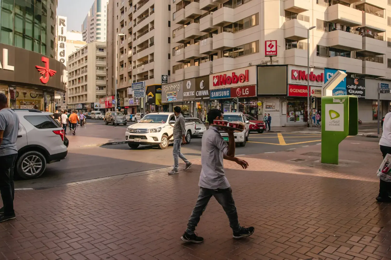 "Россия за пределами России": для элиты Дубай становится гаванью военного времени