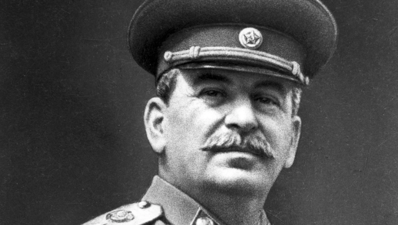 Иосиф Сталин снижал цены, когда страна была в разрухе, расстреливал воров и предателей. Сегодня Сталин нужен РФ?