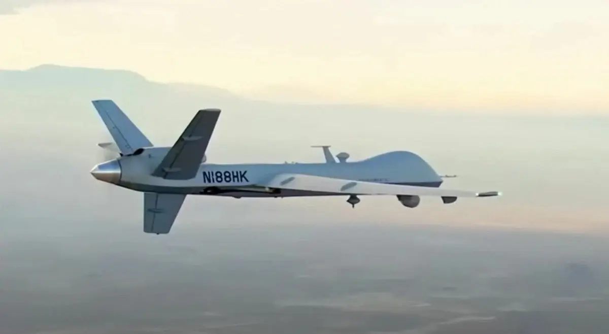 Российский истребитель Су-27 столкнулся с американским БПЛА MQ-9 над Черным морем: EUCOM