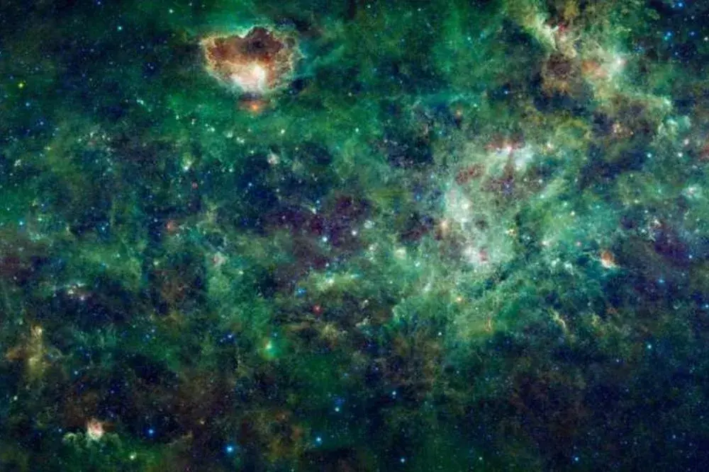 Теории происхождения человека: Дарвина (от обезьяны), божественная (Бог творец), космическая (НЛО). Какую из них Вы поддерживаете и почему?