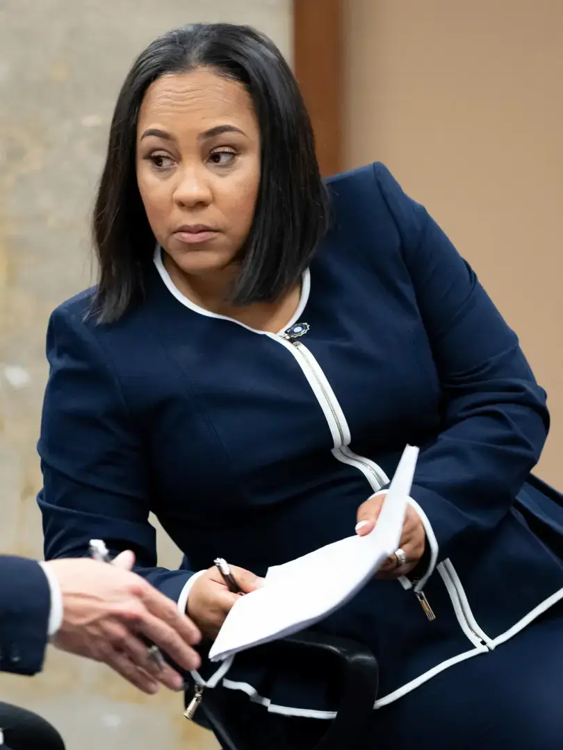 Жестокая банда или рэп-лейбл? Прокуроры говорят, что YSL Young Thug - это и то, и другое.