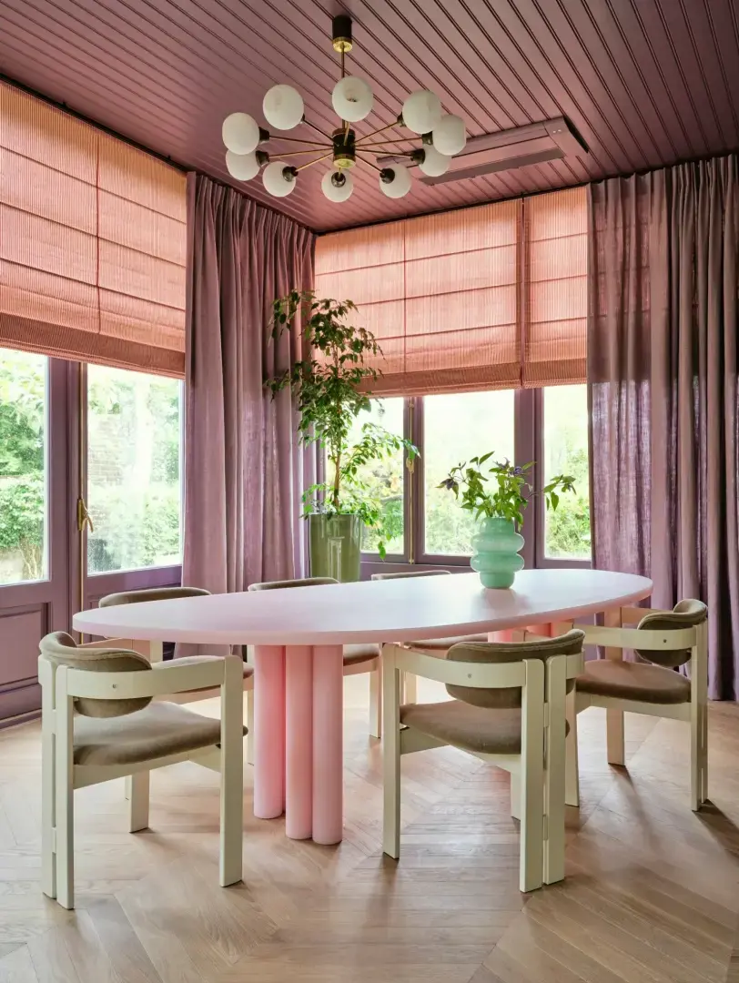 Этюд цвета и формы — в гостях у актрисы Кэрис ван Хаутен.