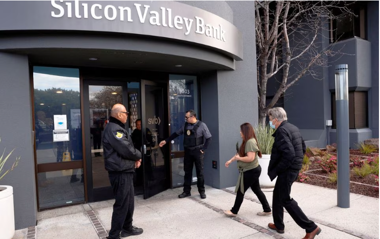 Американские банковские гиганты привлекают поток депозитов после краха Silicon Valley Bank