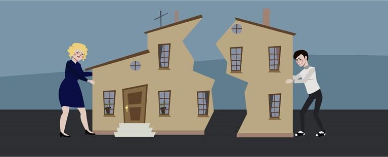 Олег тайно продал автомобили, оставил кредиты супруге, а после развода требовал половину жилплощади. Каким оказалось решение суда?