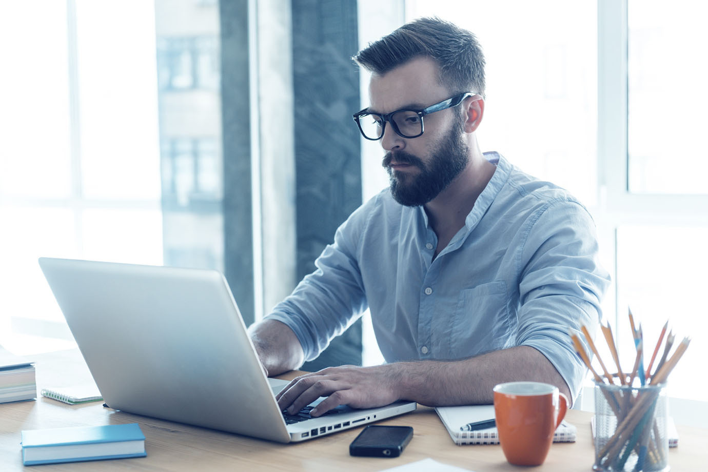 Портал «Госуслуги» получит доступ ко всем сделкам на популярных барахолках Авито и Юла