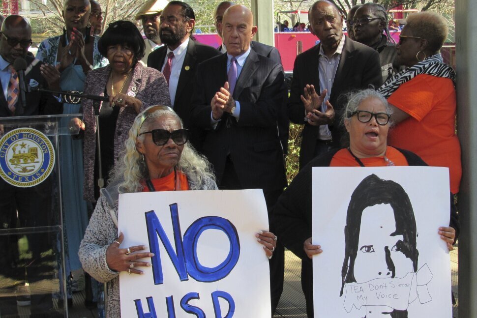 Захват школ Хьюстона в Техасе привлекает пристальное внимание Конгресса