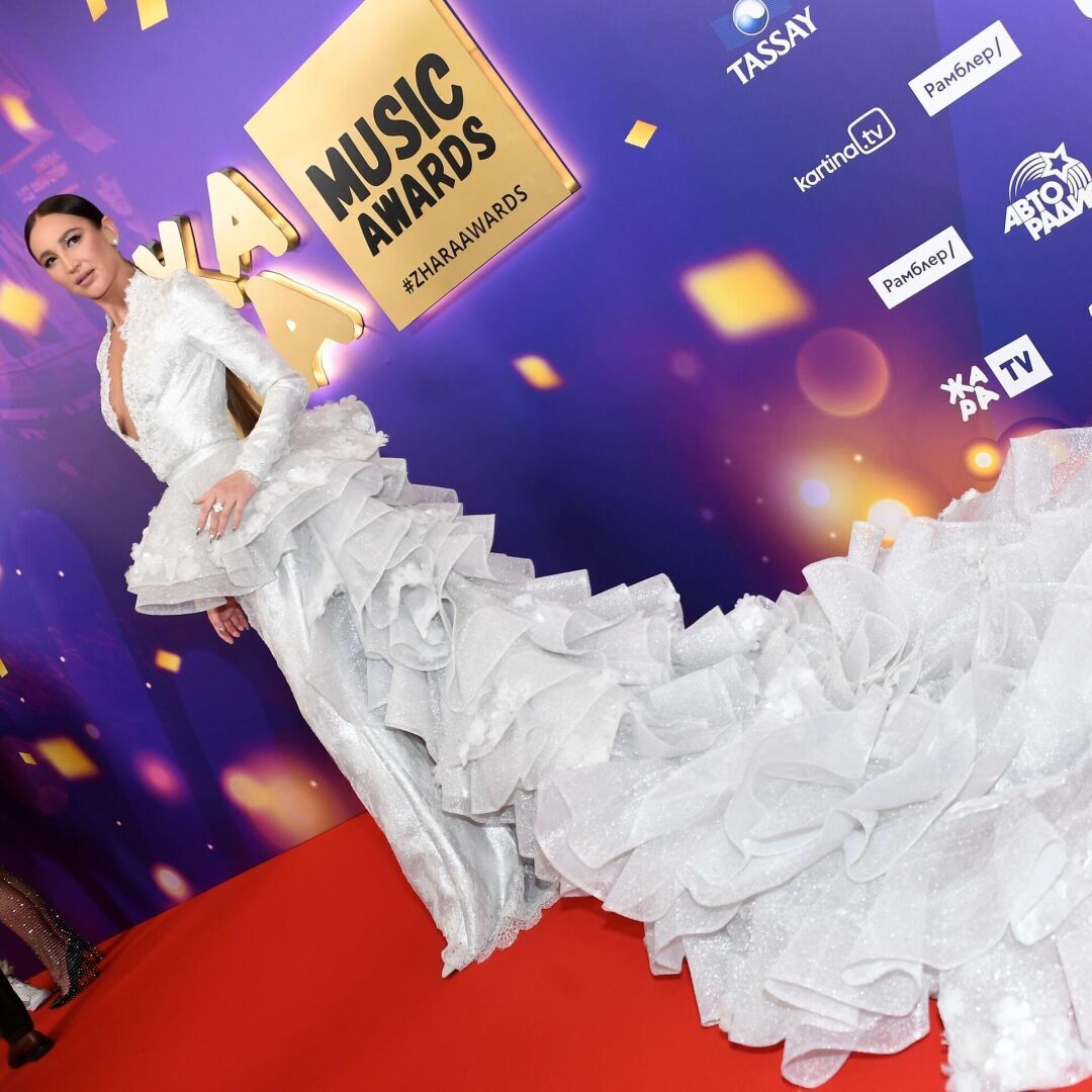 От танцев до любви: Ольга Бузова рассказала о секрете своей неиссякаемой энергии