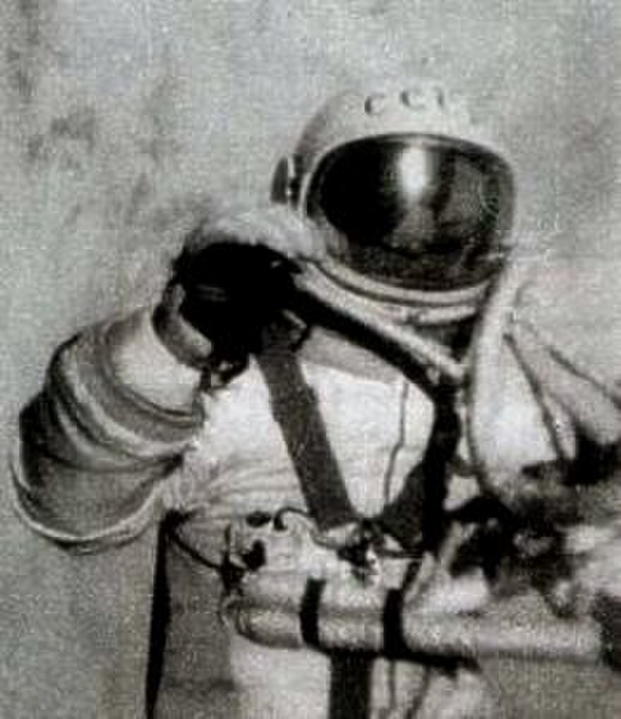 18 Марта 1965 года первый выход человека в открытый космос