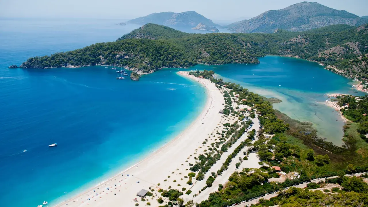 Турция была разрушена землетрясением. Вот что это значит для туризма