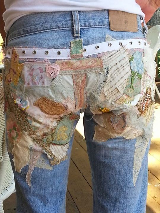 Россияне, вы готовы реже покупать джинсы, как призывает правительство РФ? Оказывается, можно долго ходить в одних и тех же, зашитых и заштопанных.