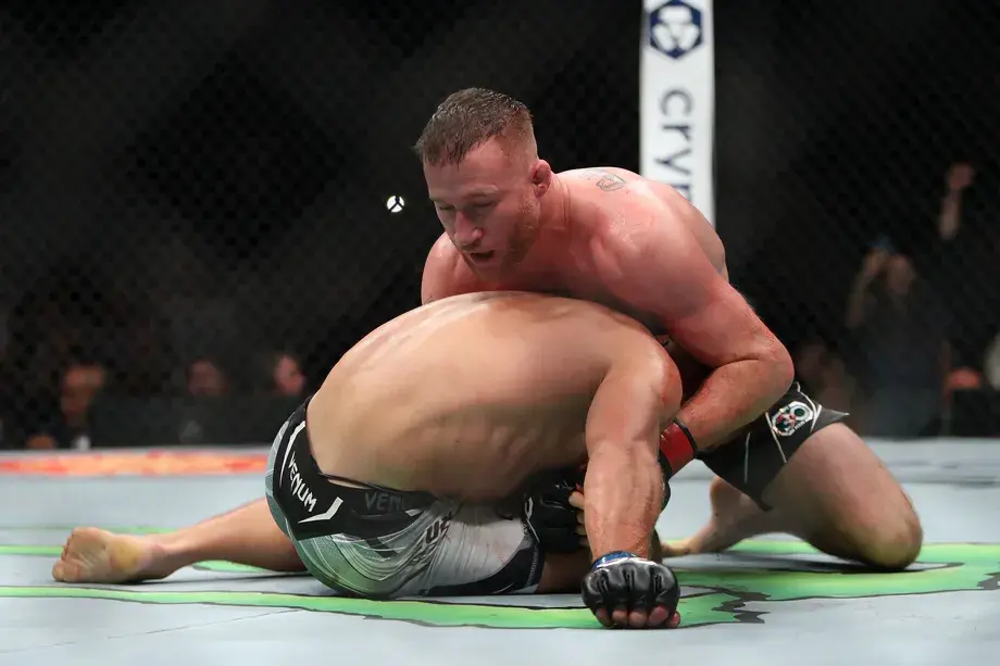 Джастин Гейджи зарабатывает первый в карьере тейкдаун в UFC на UFC 286