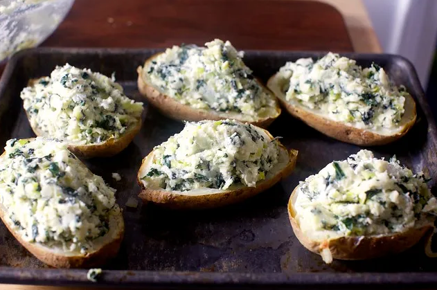 Дважды запеченный картофель с капустой