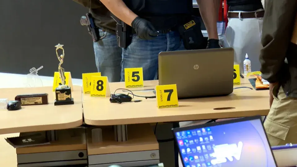 Эквадор начал расследование терроризма после того, как журналисты получили по почте взрывные устройства