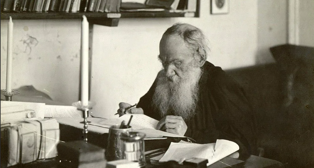 Краткий анализ романа Л. Толстого "Анна Каренина": Любовь и общество в императорской России