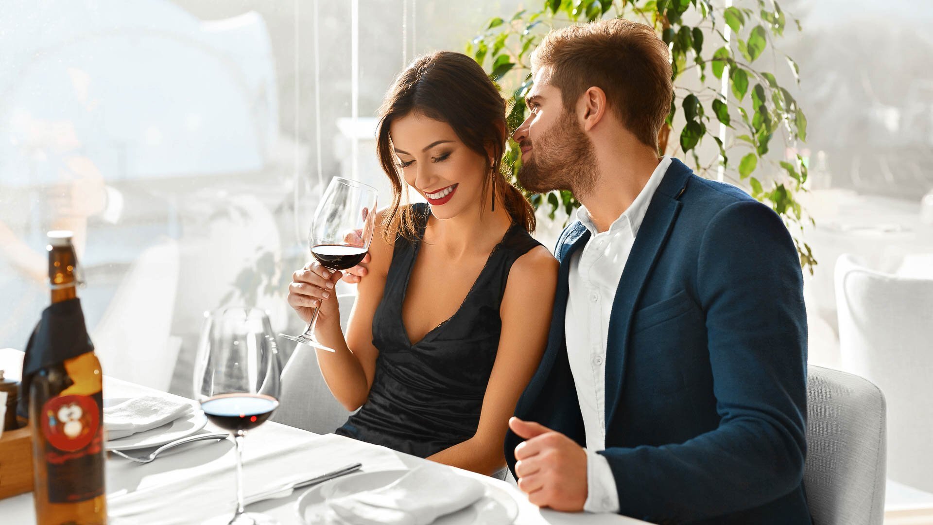 До одурения пахнет изыском, лоском и ГУМом