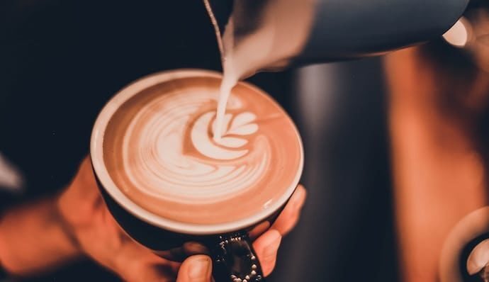 Как Приготовить Идеальный Латте Дома (С Помощью Кофе-Машины)