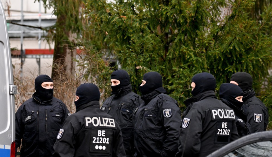 Один спецназовец застрелен в поисках несогласных в рамках инсценировки плана национального переворота в Германии