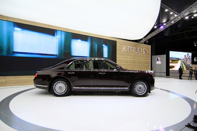 Оценка и сравнение лимузинов мировых лидеров на переговорах в РФ. Характеристики Aurus, Hongqi и Cadillac.