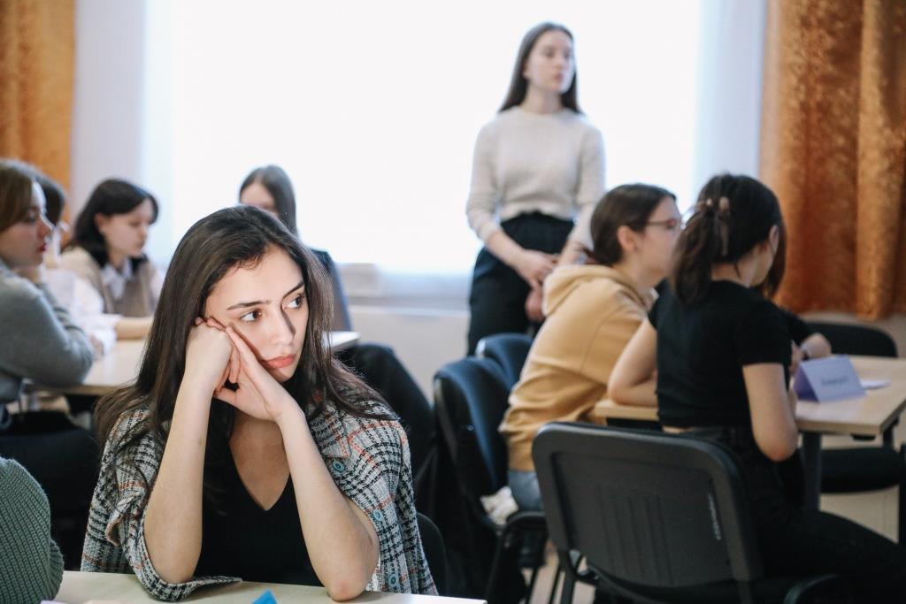 Нужно ли распределять студентов после вуза