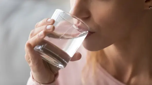Сколько воды нужно пить,чтобы она не вредила организму? | Правильное питание