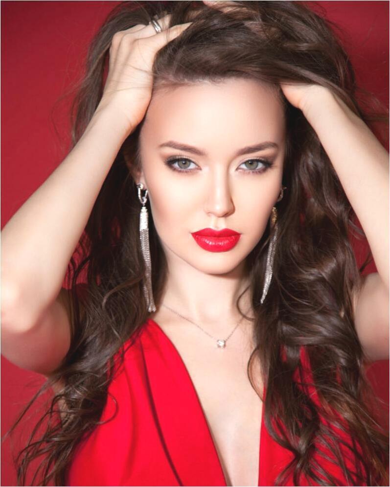 Романтика и дельфины на Мальдивах: что скрывают Анастасия Костенко и Дмитрий Тарасов?