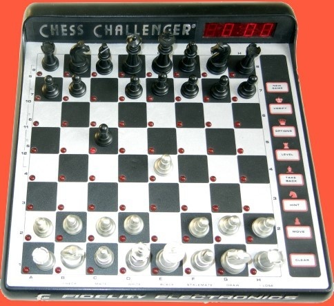 Гроссмейстер против компьютера. История борьбы и когда машины превзошли людей в шахматах?