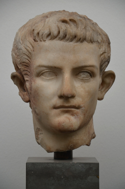 Калигула: нездоровая страсть императора