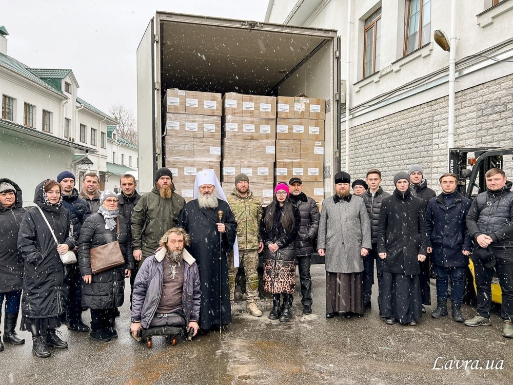 Жалеть или нет лаврских батюшек и монахов: за веру они православную или за свое имущество просят народ молиться?