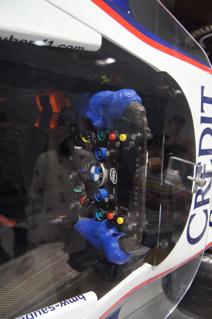 Вот как должен выглядеть современный музей одного из автопроизводителей. Это музей истории БМВ..Мюнхен