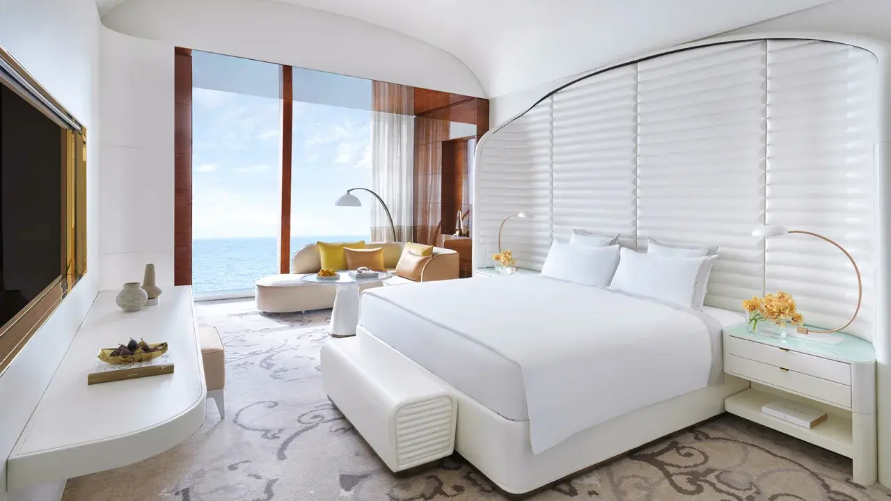 Потрясающей красоты отель Катара в форме двух гигантских мечей