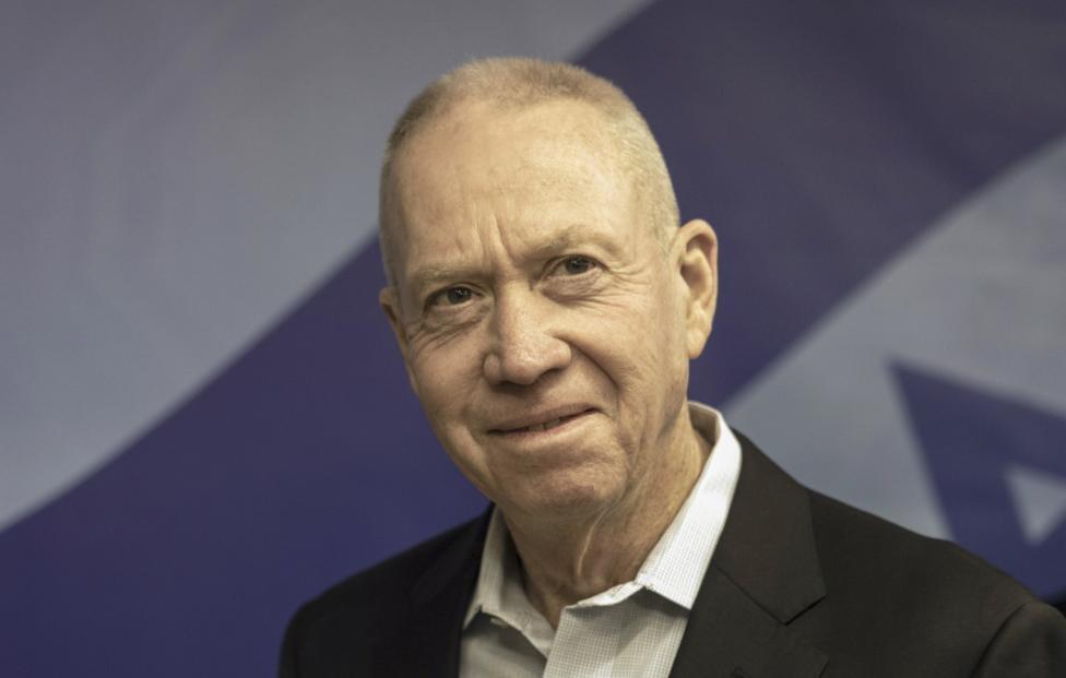 Увольнение главы Министерства обороны Израиля вызвало споры