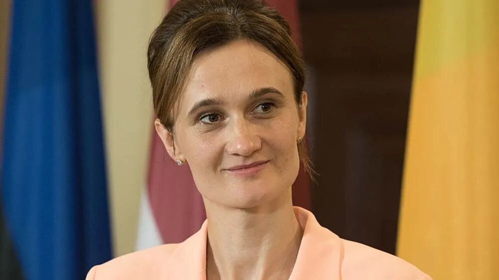 🛑ОПРОС: Какой подход к международным отношениям вы считаете более эффективным - очернение других стран или работа по наведению мостов между ними?