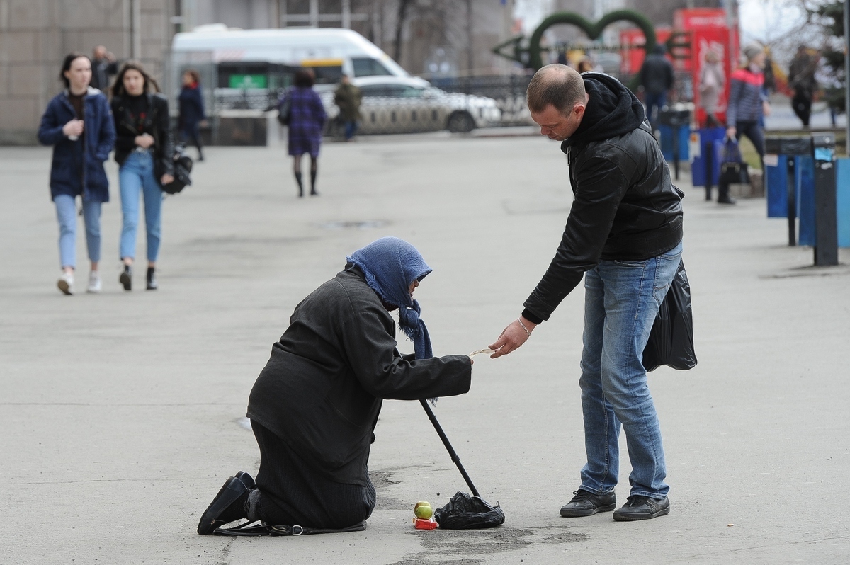 Борьба с бедностью в России: как ограничение максимального размера пенсии может стать решением