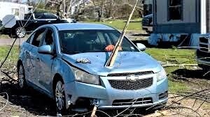 В Миссисипи прошел мощный Торнадо, унося с собой и жизни