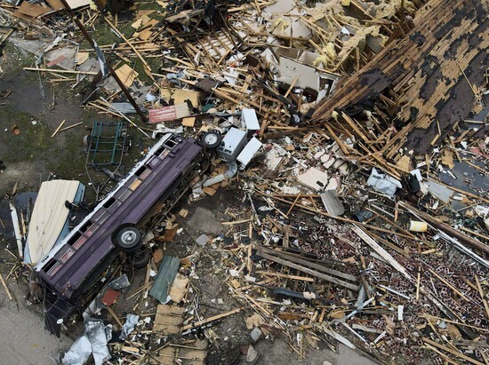 В Миссисипи прошел мощный Торнадо, унося с собой и жизни