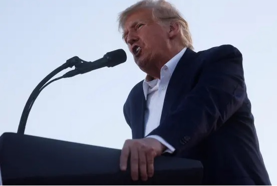 Заявления Трампа о предстоящем аресте основаны на "слухах", утверждает его адвокат