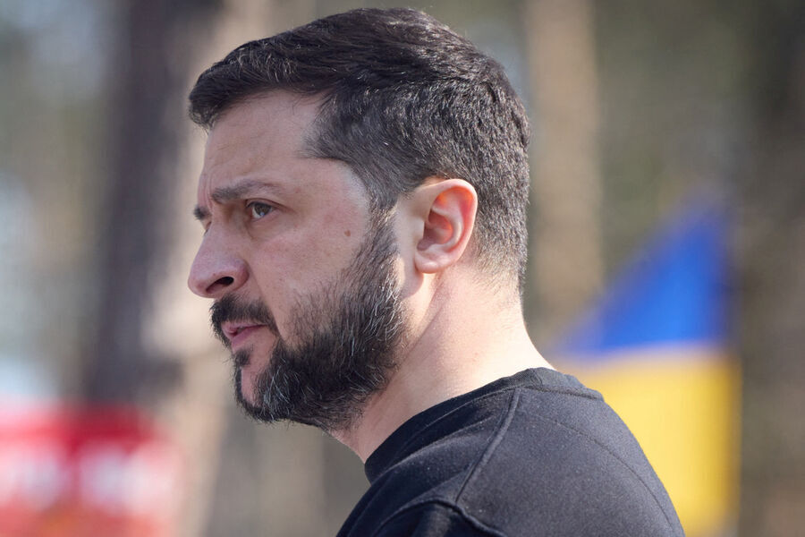 Зеленскому запретили жрать шоколадки из британских грязных лап