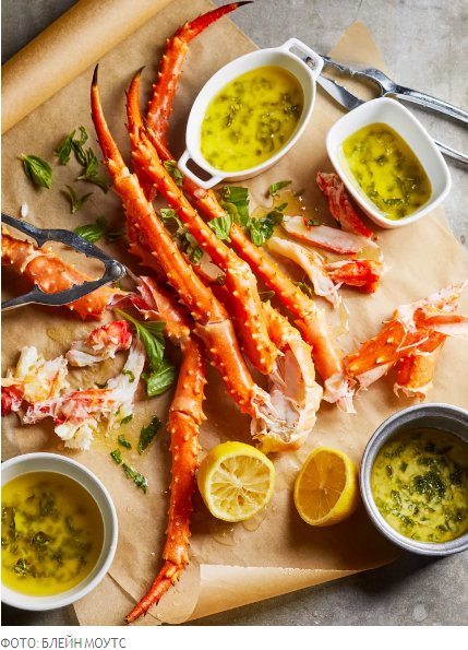Приготовленные на пару крабовые ножки.