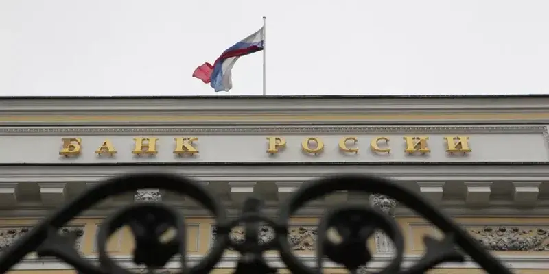 "Кризис в Банке России: убытки продолжаются, эксперты требуют мер"