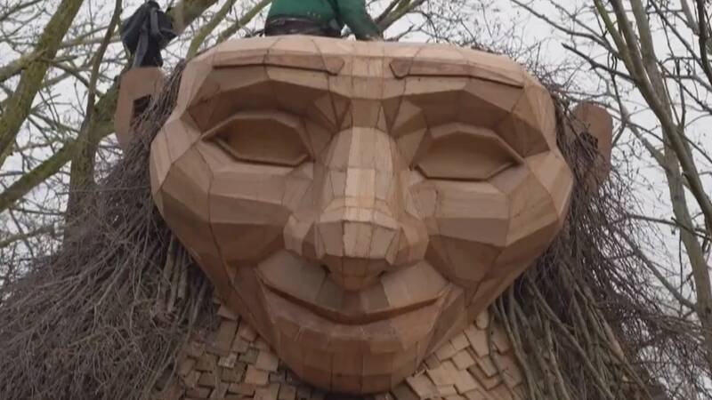Этот датский художник спрятал гигантских, переработанных деревянных троллей по всему миру — сможете ли вы найти все 100?